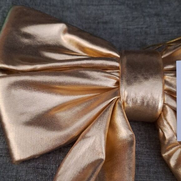 Target Wondershop Shimmering Puffy Gold Bow - Picture 2 of 5